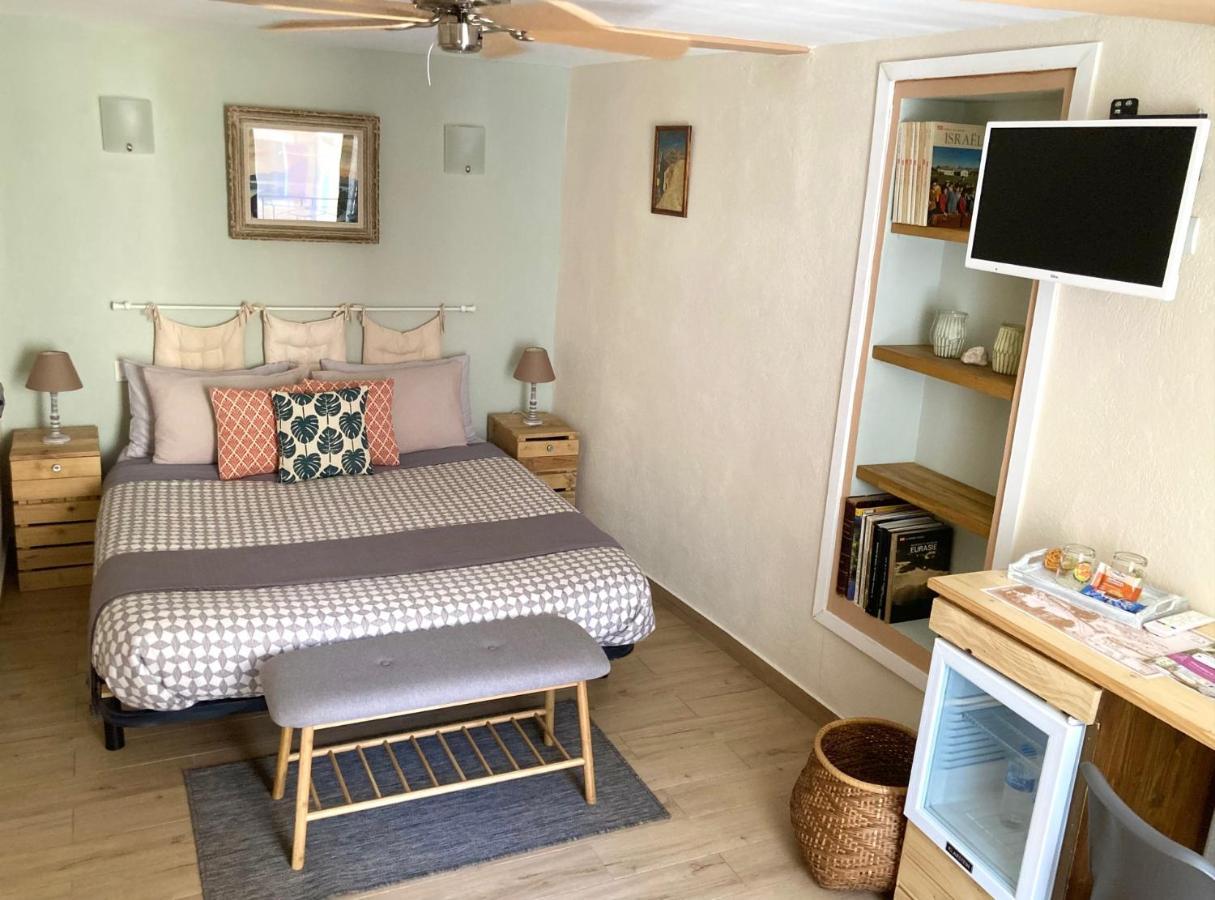 Lou Mistral Hotel Moustiers-Sainte-Marie Room photo